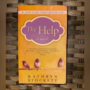 The Help by Kathryn Stockett (Paperback, #1 New York Times Bestseller)